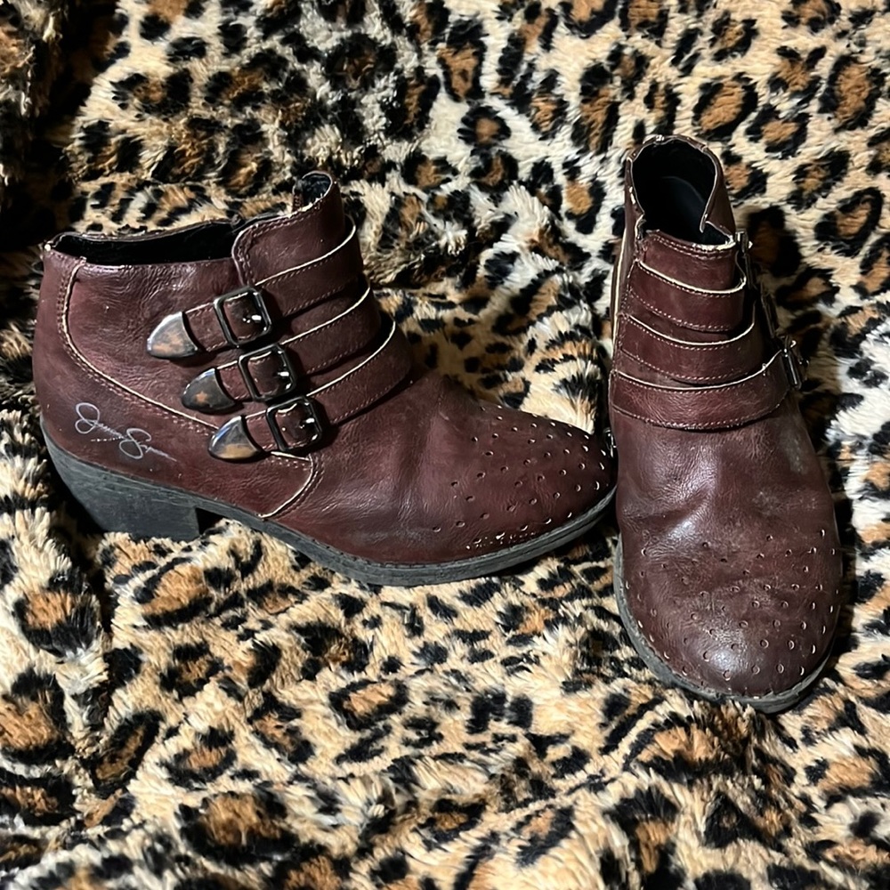 UC JS youth booties